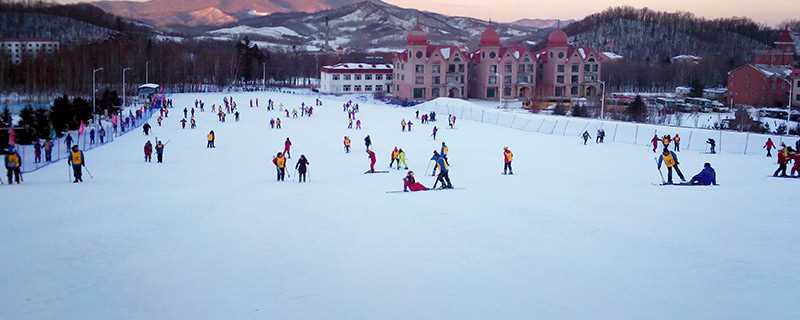 万龙滑雪场营业时间